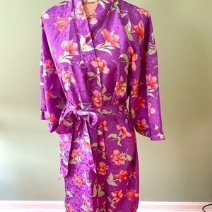 Women’s Purple Floral Dress Robe Size Medium
